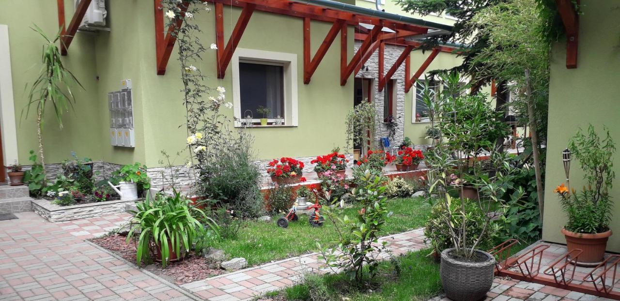 Diana Apartmanhaz 케츨리 외부 사진